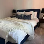 Modern 2 Bed Flat In Marylebone